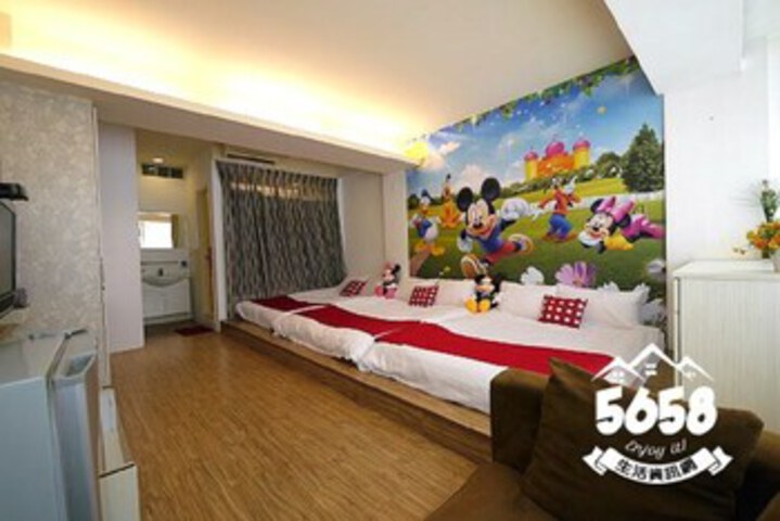 Room 17 of 46