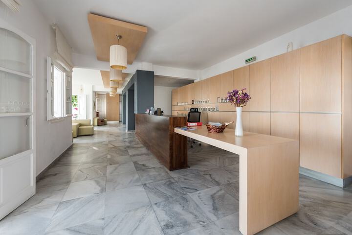 Guest Lobby