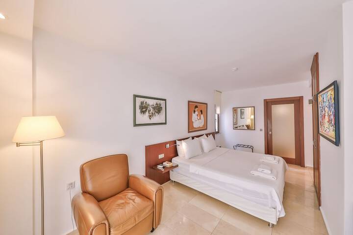 Room 20 of 67
