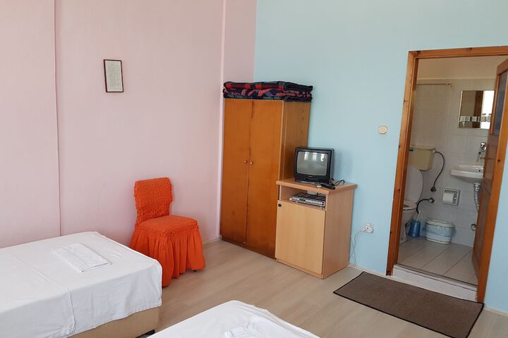 Room 17 of 24