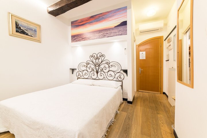 Room 9 of 65