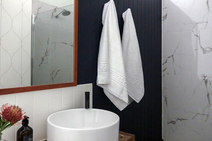 Room 17 of 28