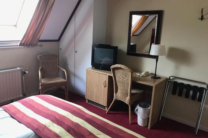 Room 8 of 56