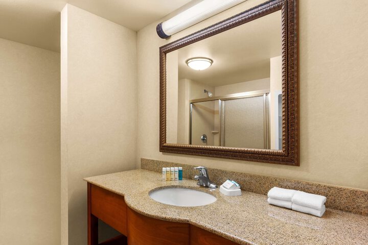 Room 21 of 33
