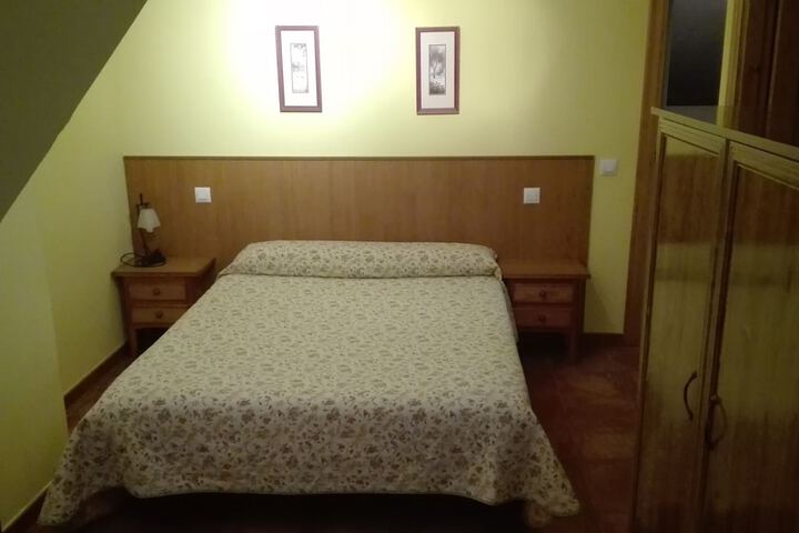 Room 3 of 25