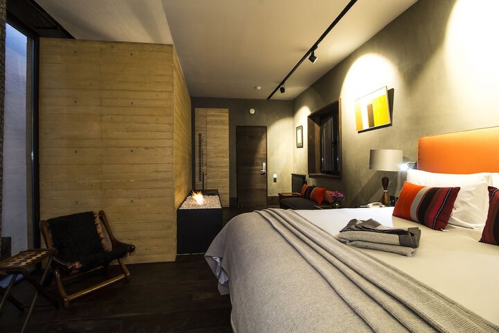 Room 6 of 52