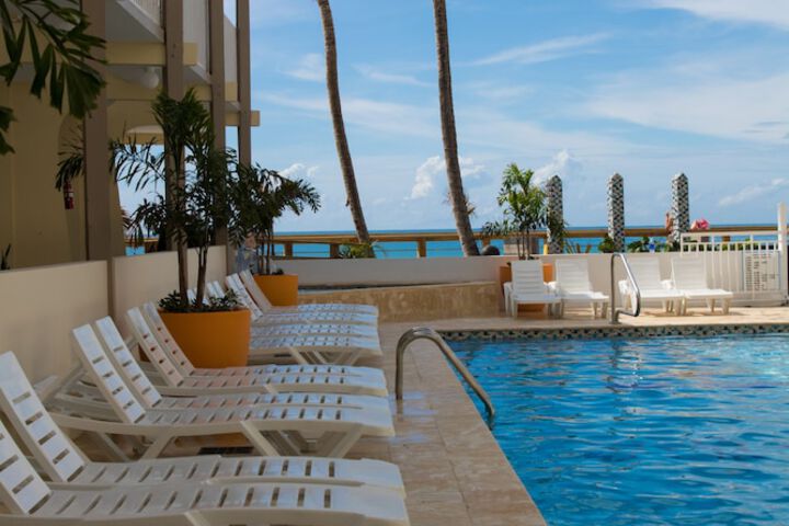 Hotel with Pool