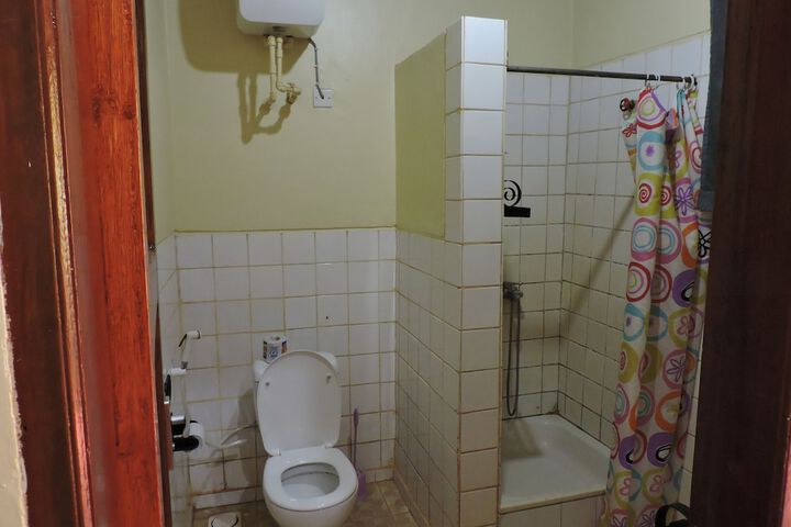 Room 9 of 23
