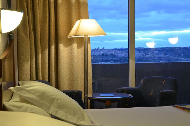Room 6 of 72