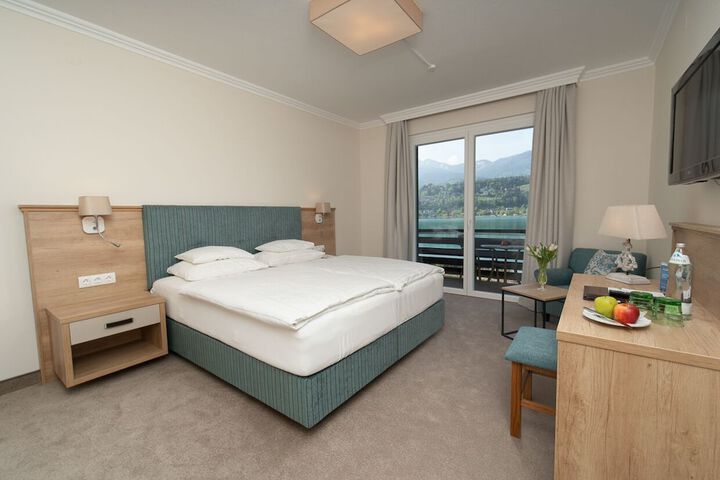 Room 10 of 48