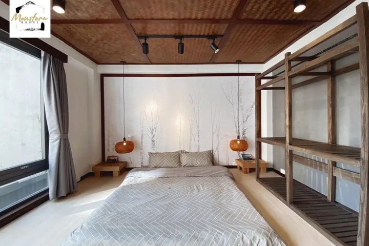 Room 2 of 4