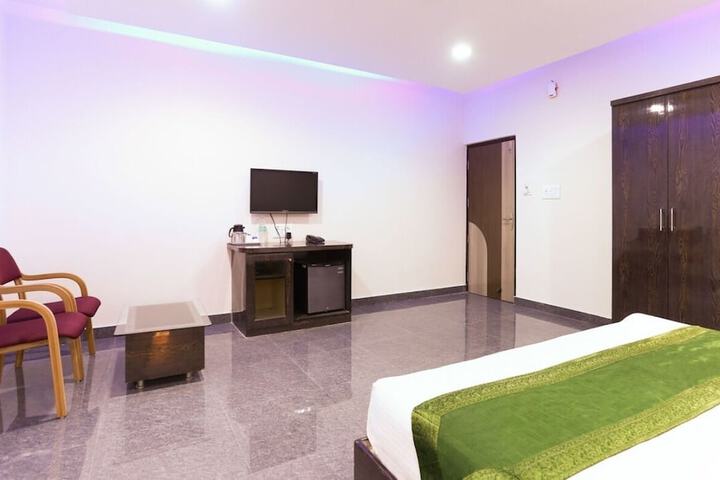 Room 10 of 20