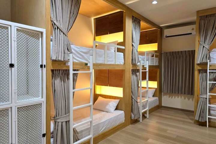 Room 14 of 86