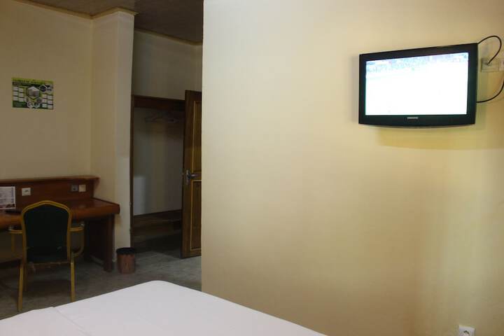 Room 5 of 14