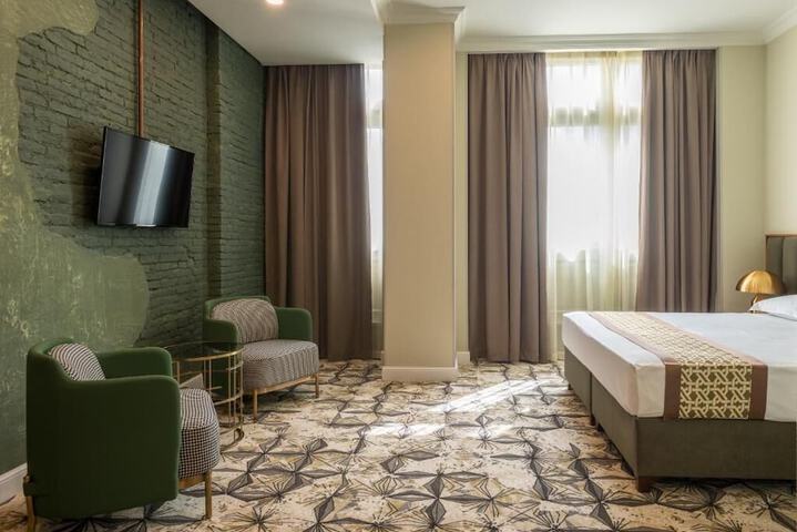 Room 2 of 40