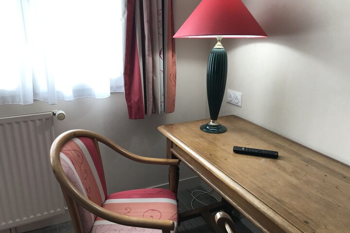 Room 12 of 24