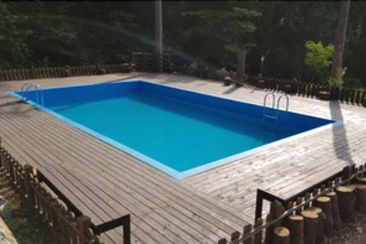 Pool 5 of 12