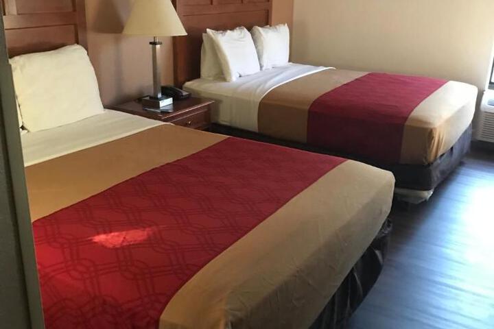 Queen Bed Accessible (6 of 6)