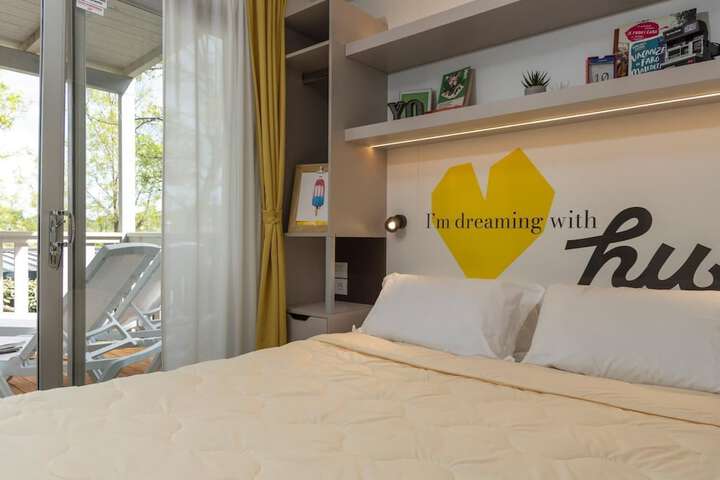 Room 17 of 165