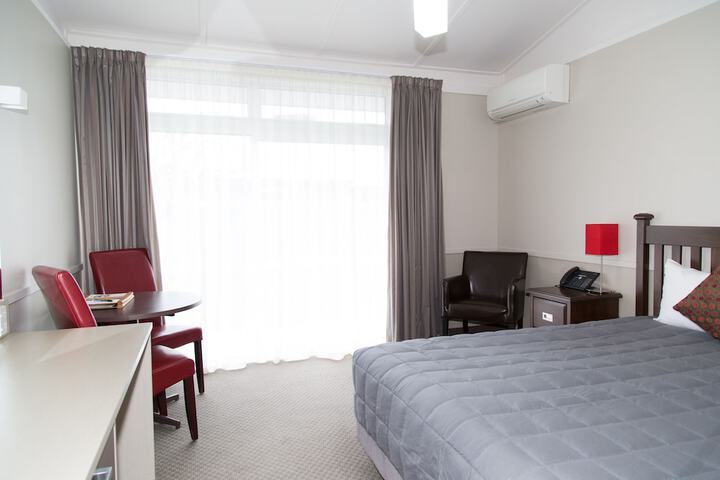 Room 12 of 52