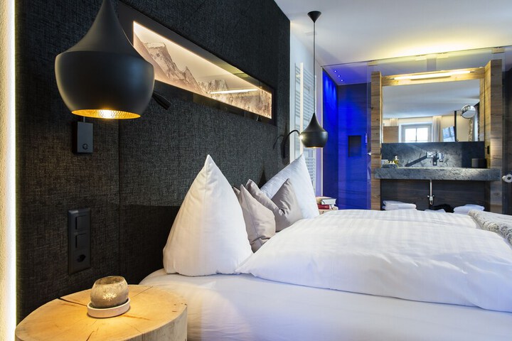 Room 10 of 70