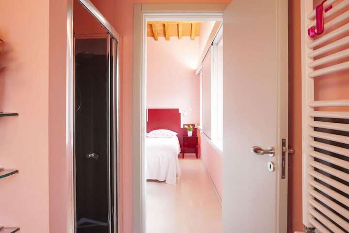 Room 19 of 33