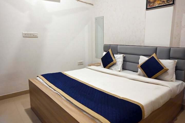Room 15 of 22