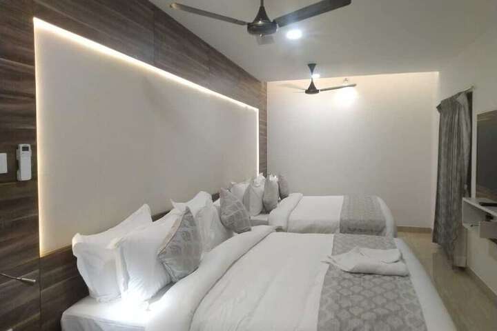 Room 6 of 24