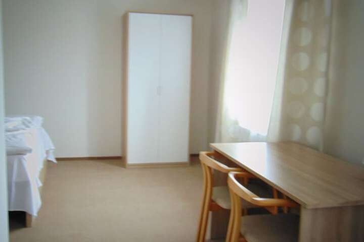 Room 11 of 38
