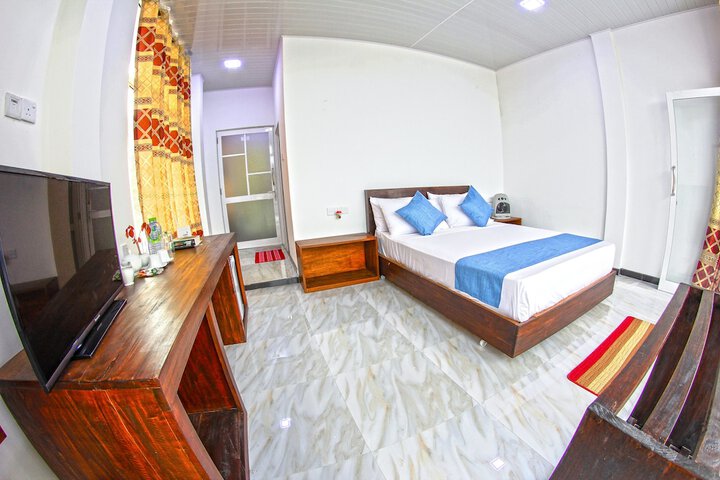 Room 7 of 27