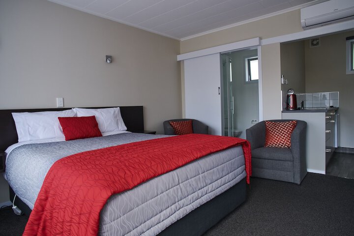 Room 6 of 42