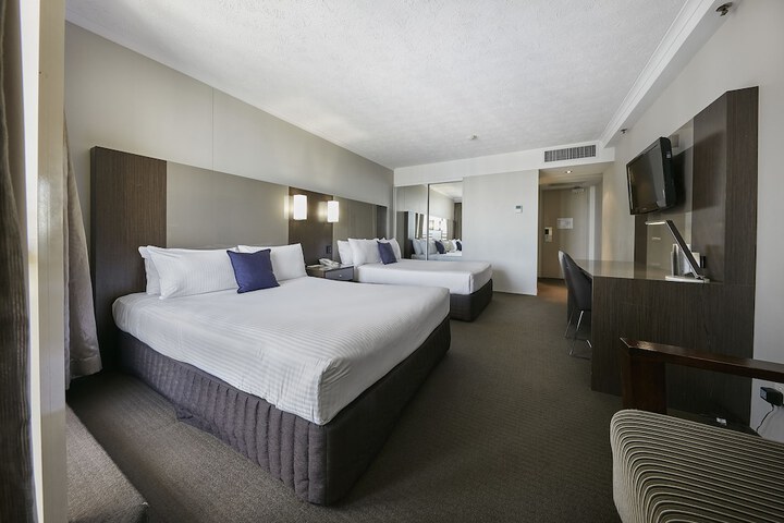 Room 7 of 105