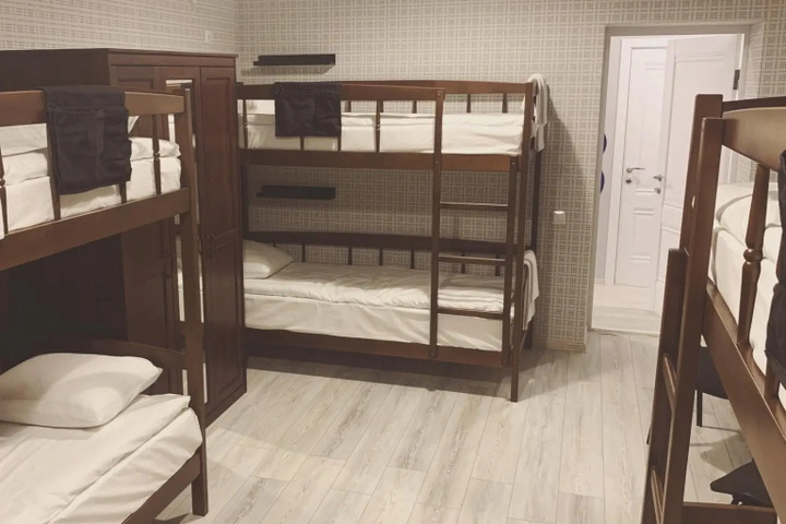 Room 10 of 37