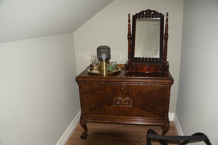 Room 20 of 102