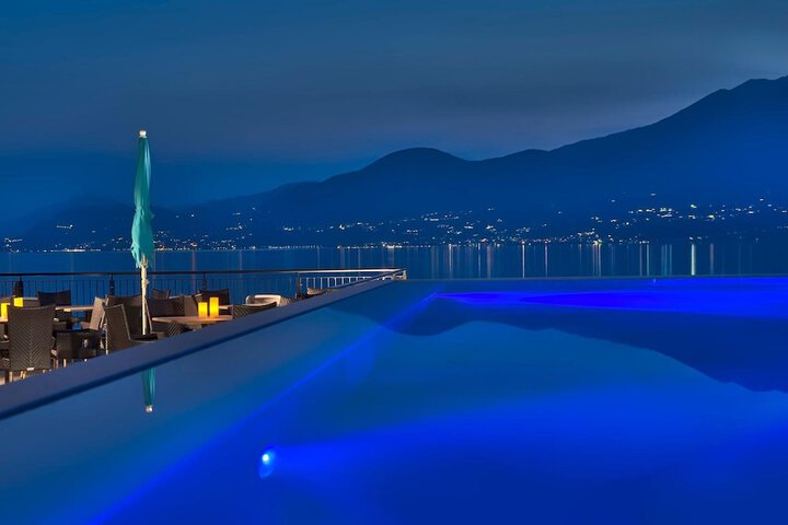 Pool 32 of 61