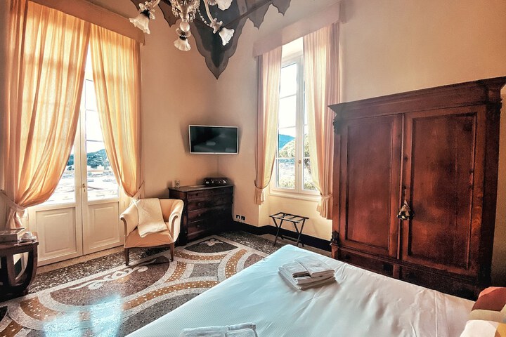 Room 7 of 64