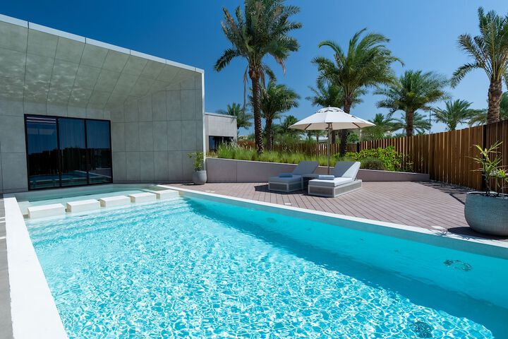 Pool 60 of 82