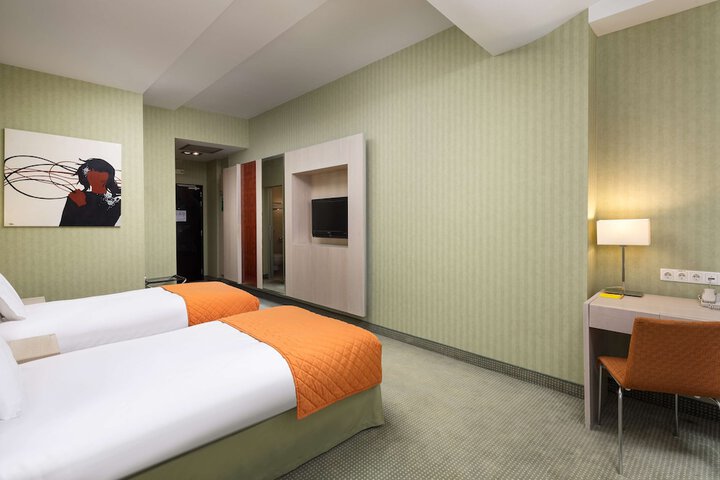 Room 17 of 75