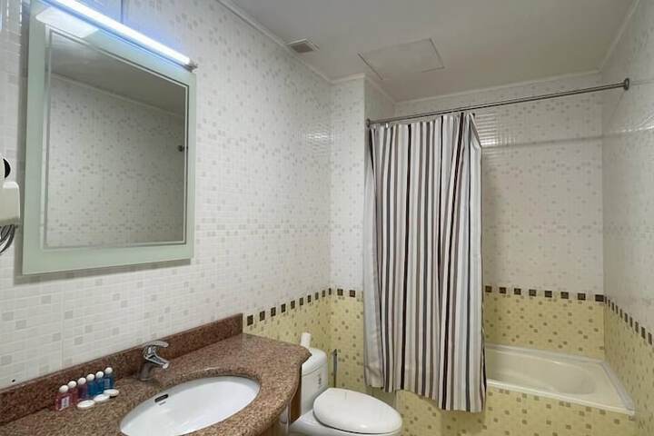 Room 20 of 27