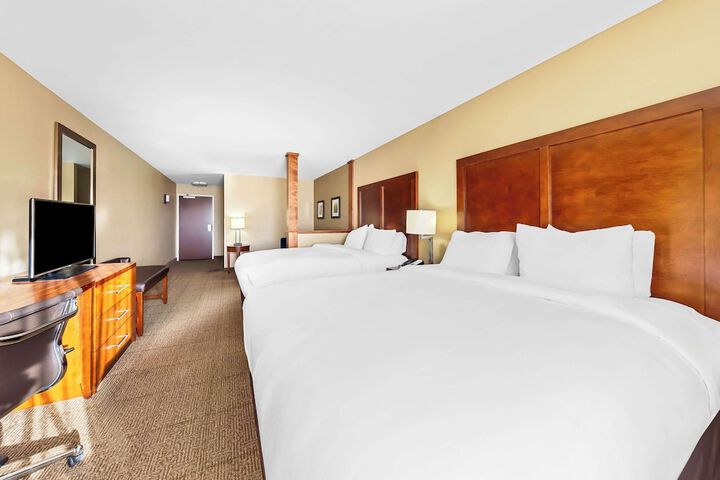 1 King Bed Suite (3 of 11)