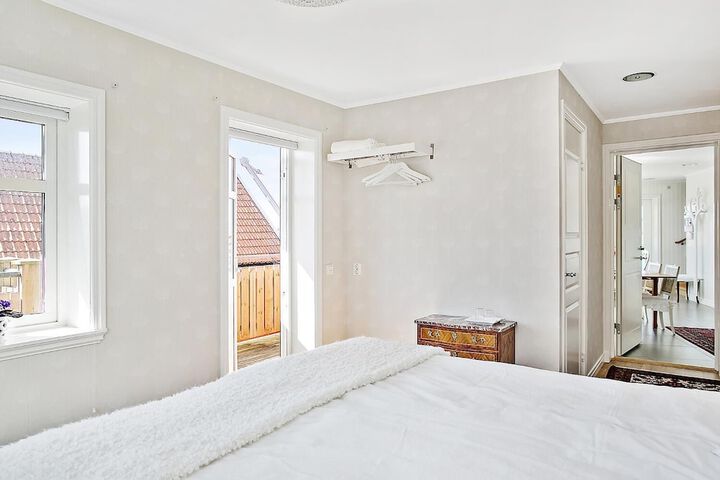 Room 8 of 31