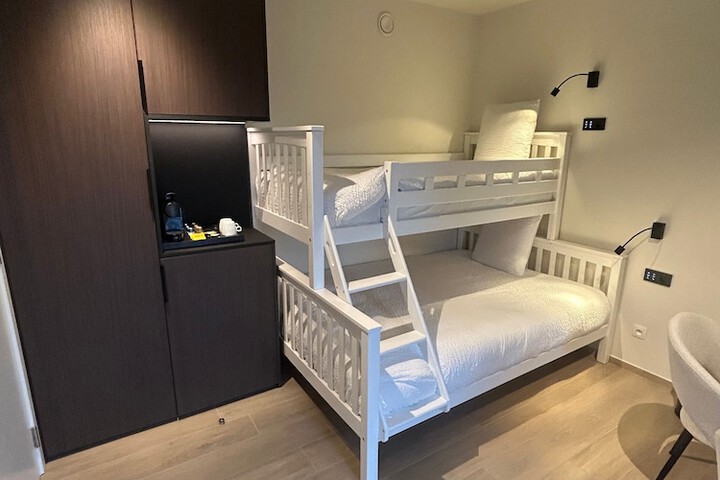 Room 9 of 44