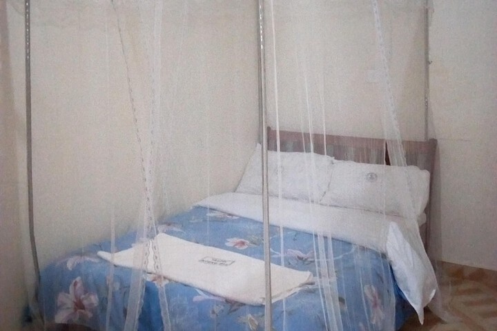Room 8 of 22
