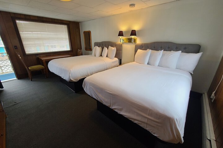 Room 9 of 63