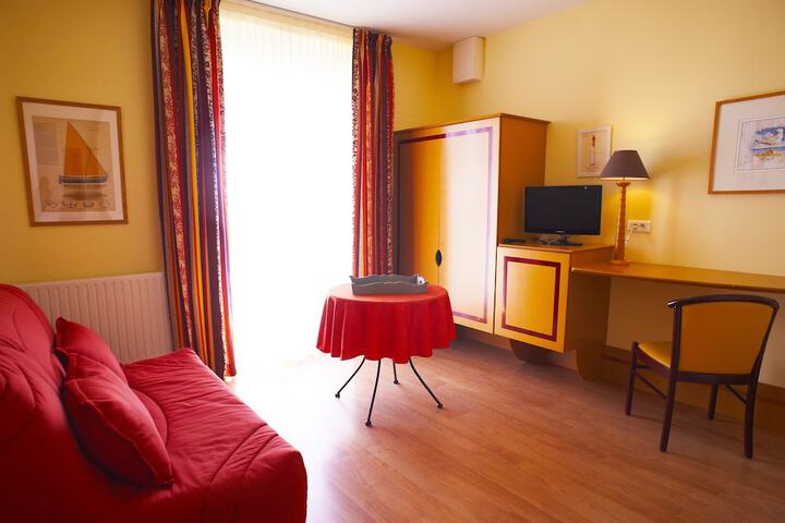Room 11 of 41