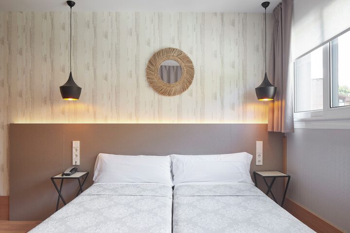 Room 32 of 54