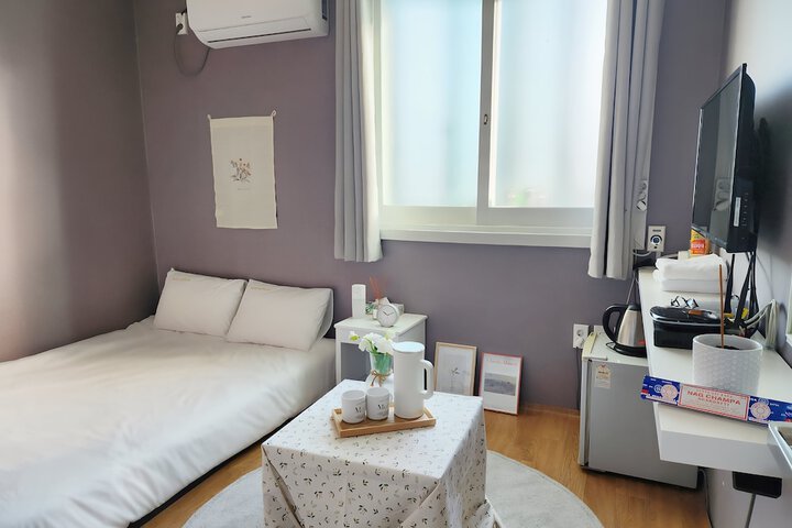 Room 9 of 30