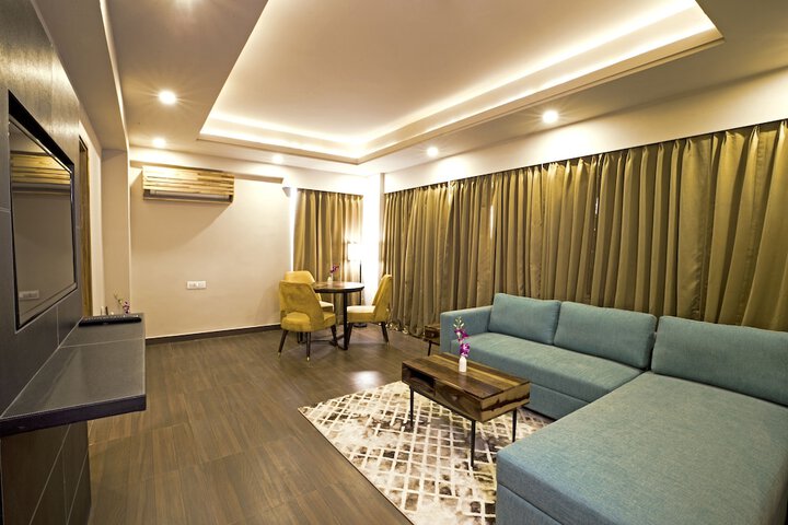 Room 27 of 52