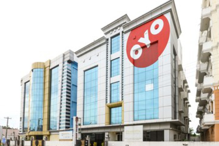 OYO Flagship 559 Velachery Railway Station