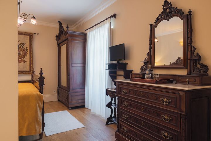 Room 9 of 193